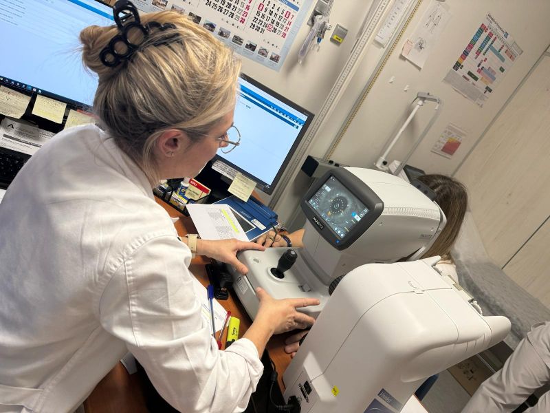 El Hospital Santa Ana de Motril inicia una campaña para la detección precoz del glaucoma entre los profesionales del área Sur de Granada