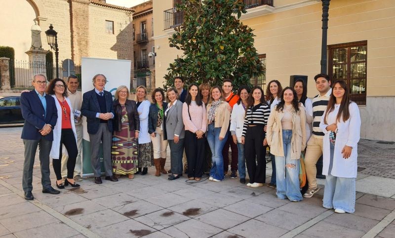 Enfermeras familiares y comunitarias de Motril ayudan a prevenir enfermedades a pie de calle