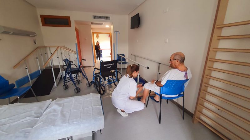 El Hospital Santa Ana de Motril habilita una sala de fisioterapia en la planta de Traumatología