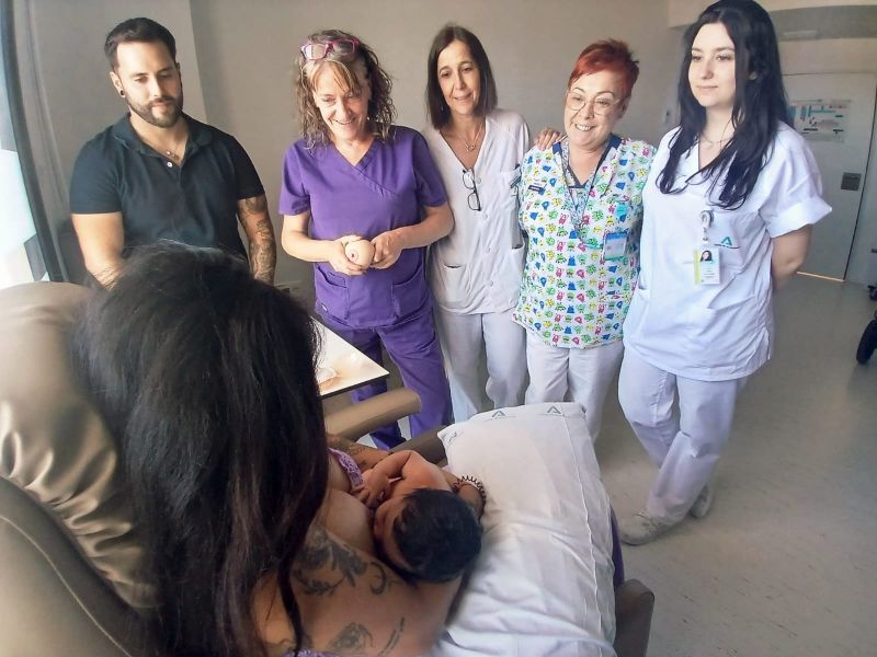 El Hospital de Motril crea una consulta de lactancia para ayudar a las madres y a sus bebés