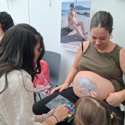 III jornada lactancia materna Motril pintura de barrigas.jpeg
